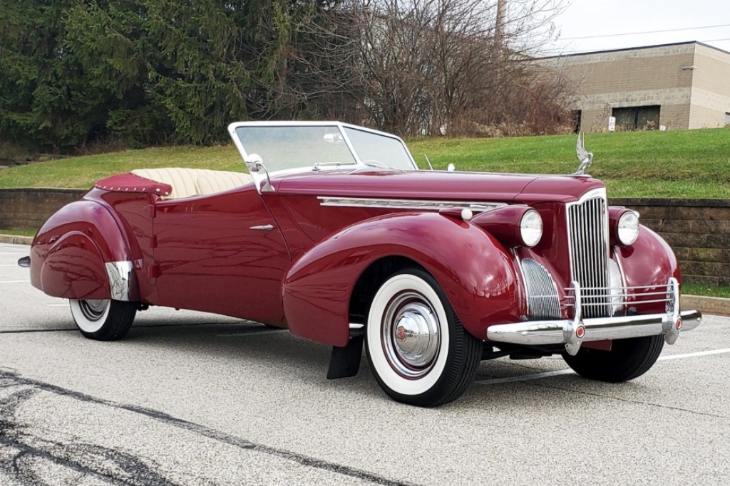 1940_packard_darrin-victoria_20211210_112924-2.jpg